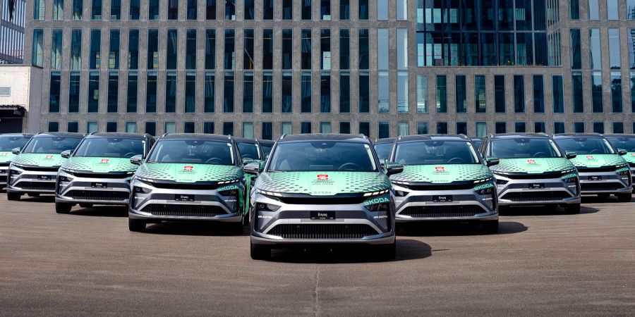 Die aktuelle Fahrzeugflotte der Weltmeisterschaft umfasst 40 vollelektrische Škoda Enyaq.