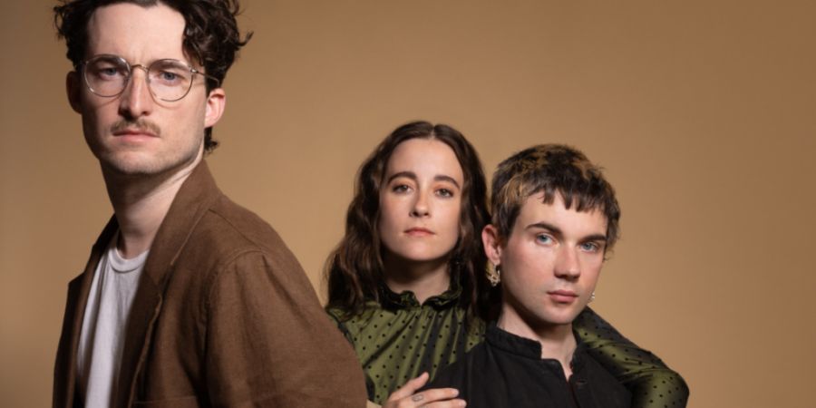 Die New Yorker Band Nation of Language spielt ihre neuen Songs am B-Sides Festival auf dem Sonnenberg.