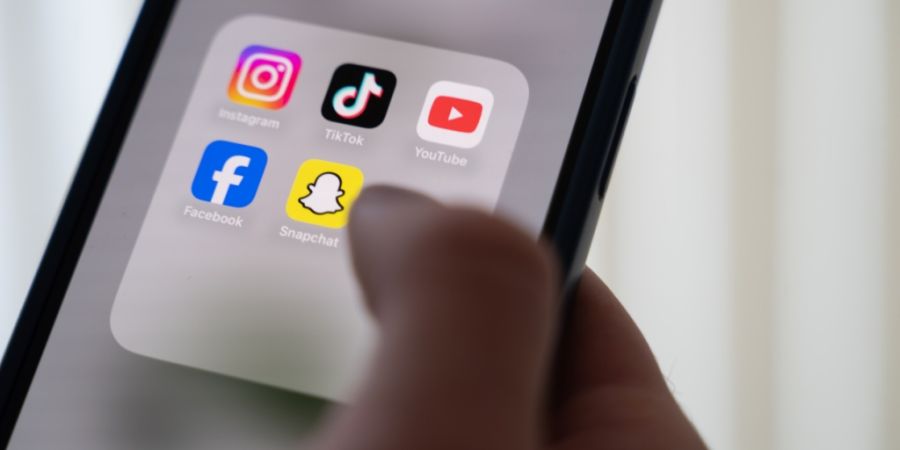 Der hohe Konsum von Tiktok oder Instagram kann die Interaktion zwischen Eltern und kleinen Kindern stören. Der Kanton Thurgau will Gegensteuer geben. (Archivbild)