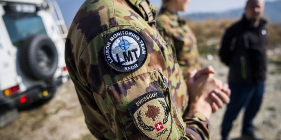 Das Parlament hat beschlossen, dass der Bundesrat bei Bedarf ein zusätzliches Kontingent von bis zu 85 Armeeangehörigen unbefristet nach Kosovo schicken darf. (Archivbild)