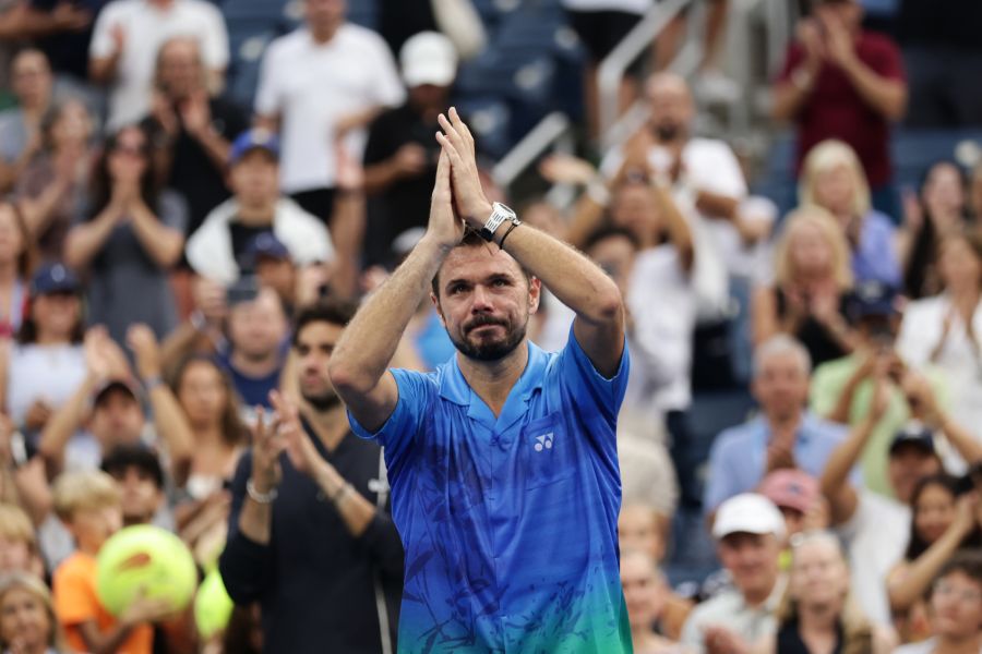 Mit Tränen in den Augen bedankte sich Stan Wawrinka bei den Fans: «Ich möchte euch allen für all die Jahre danken.»