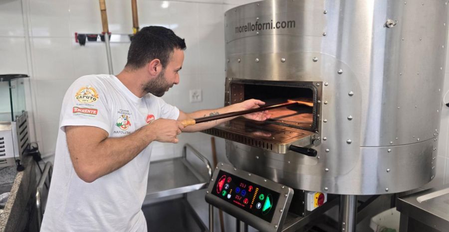 Alessandro Carangelo wurde 2023 Pizza-Europameister und durfte Anfang Juni mit der Schweizer Delegation an die WM reisen.