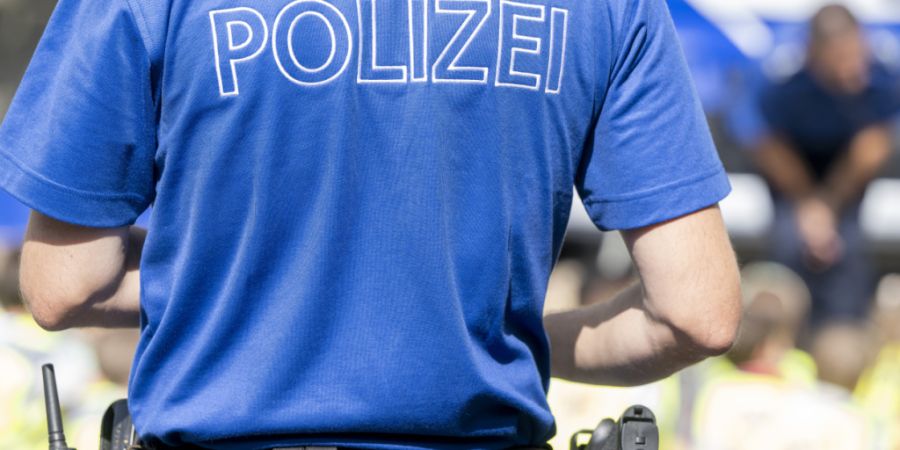 Die Luzerner Polizei hat bei fünf jugendlichen Töfffahrern nach Verkehrsdelikten Hausdurchsuchungen durchgeführt. (Symbolbild)