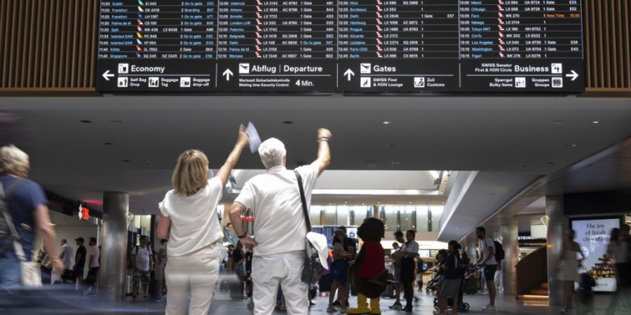 Reges Treiben: Der Flughafen Zürich hat im ersten Semester 2026 mehr Umsatz und Gewinn gemacht. (Archivbild)