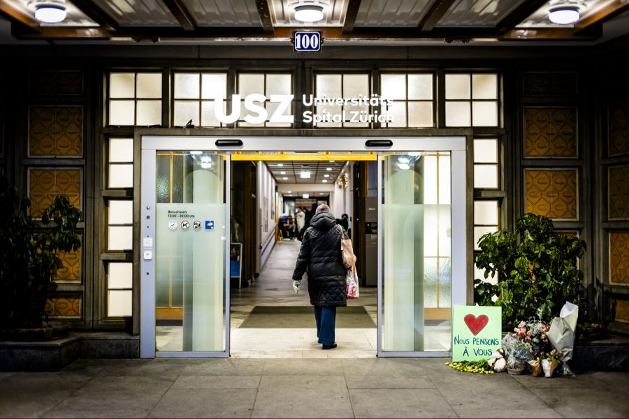Mittlerweile ist er in einem Spital in Italien. Seine Mutter sei etwa 18 Stunden pro Tag bei ihm. (Symbolbild)