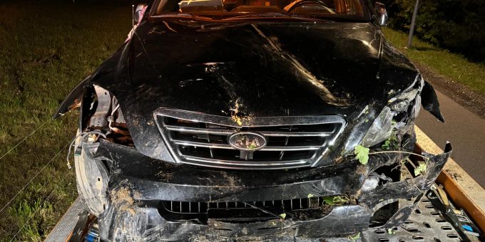 Der alkoholisierte Autofahrer blieb unverletzt. Unfall
