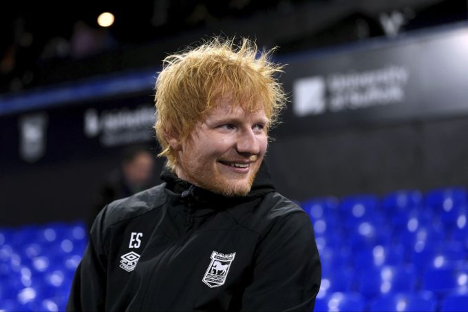 Ed Sheeran besuchte das Spiel zwischen Ipswich Town und Manchester United. Ed Sheeran