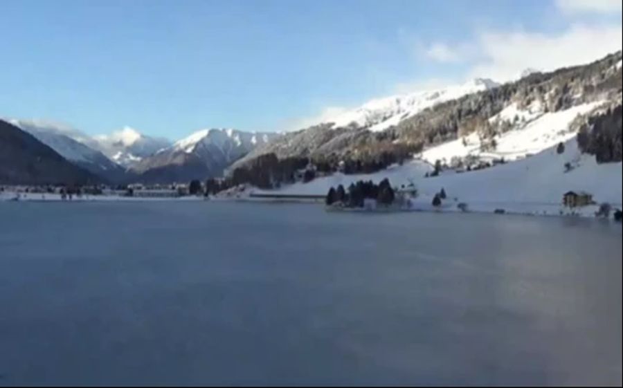 Über den Davosersee lacht die Sonne