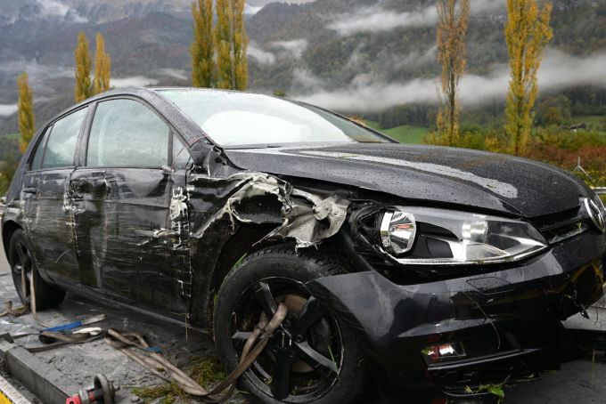 Beim Unfall entstand ein Sachschaden. Sachschaden.