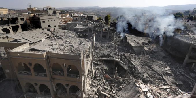 Bei einem Luftangriff Israels (hier ein Bild aus Qana) auf den Libanon ist der Bürgermeister der Stadt Nabatieh umgekommen. Luftangriff Libanon