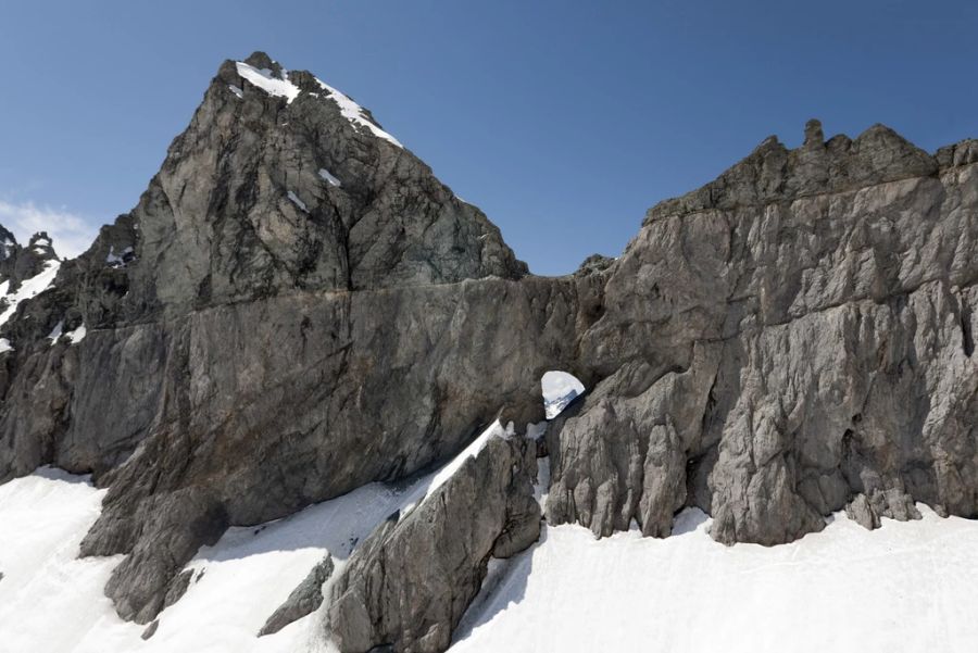 Nun muss ein neuer Weg zum berühmten Martinsloch gesucht werden.