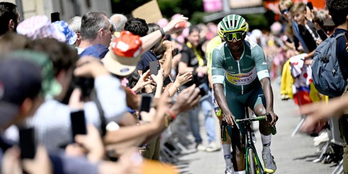 Sturz-Schock - Sprinter-König Girmay kann Tour de France fortsetzen