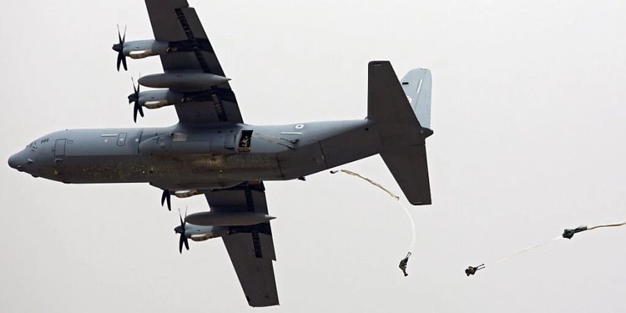 Eine Hercules-Transportmaschine des Typs C-130J der Israelischen Luftwaffe. Ein typengleiches Flugzeug der dänischen Luftwaffe wird diese Woche im Simmental zu einer Übung erwartet. (Archivbild)