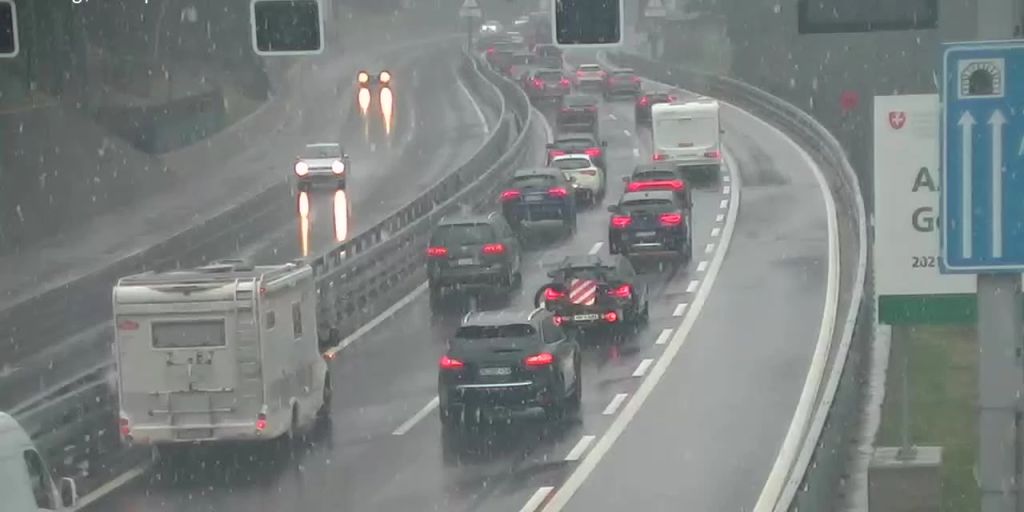 Saint-Gothard : le trafic de retour provoque des embouteillages