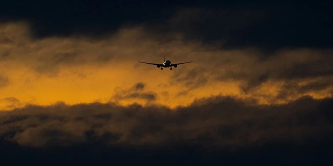 Wegen Wartungsproblemen mit einer Toilette ist eine Maschine der amerikanischen Fluggesellschaft United Airlines auf dem Weg von Frankfurt am Main nach San Francisco umgekehrt. (Archivbild) Wegen Wartungsproblemen mit einer Toilette ist eine Maschine der amerikanischen Fluggesellschaft United Airlines auf dem Weg von Frankfurt am Main nach San Francisco umgekehrt. (Archivbild)