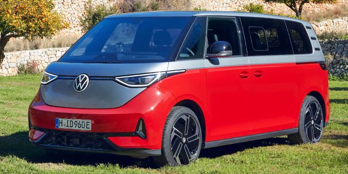 Auf Wunsch zweifarbig und immer mit grossen Aero-Felgen und geschärfter Sport-Optik: Der VW ID.Buzz GTX 2024 VW ID.Buzz GTX