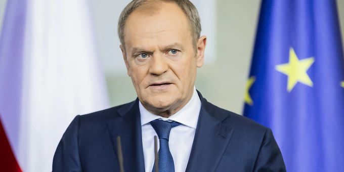 ARCHIV - Donald Tusk, Ministerpräsident von Polen, äussert sich bei einem Pressestatement nach einem gemeinsamen Gespräch im Bundeskanzleramt. Foto: Christoph Soeder/dpa ARCHIV - Donald Tusk, Ministerpräsident von Polen, äussert sich bei einem Pressestatement nach einem gemeinsamen Gespräch im Bundeskanzleramt. Foto: Christoph Soeder/dpa