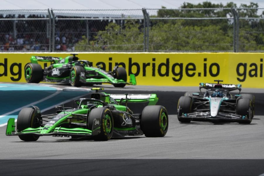 Sauber Zhou Miami Bottas