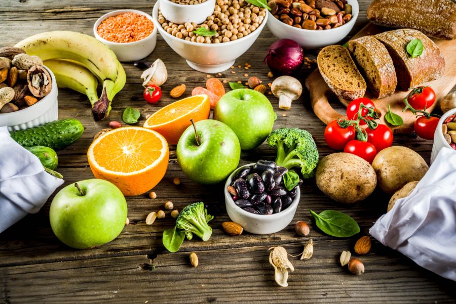 Eine Auswahl von Lebensmitteln mit gesunden Kohlenhydraten sehen Sie hier. Hätten Sie gewusst, dass Brokkoli dazugehört?