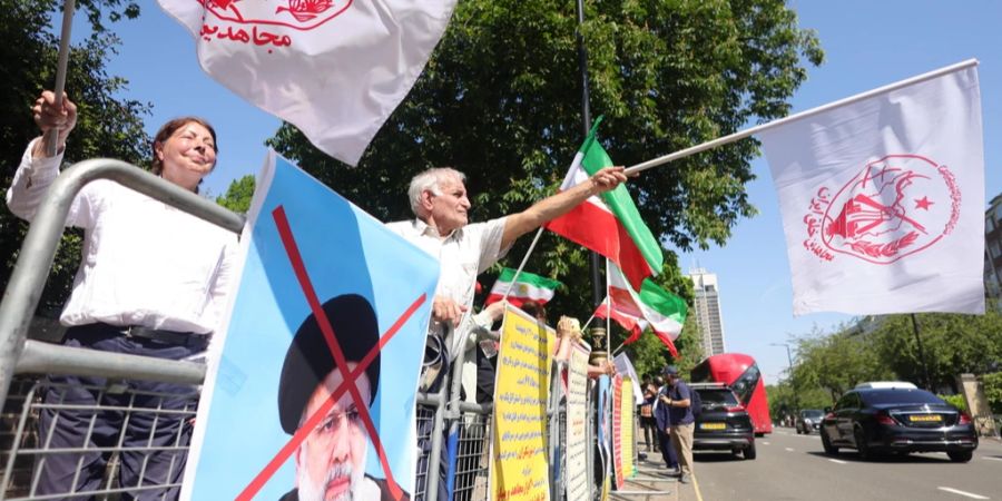 Irans Raisi Regimekritiker London