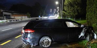 Gegen Leitplanke - Autofahrer bei Selbstunfall in Chur GR verletzt