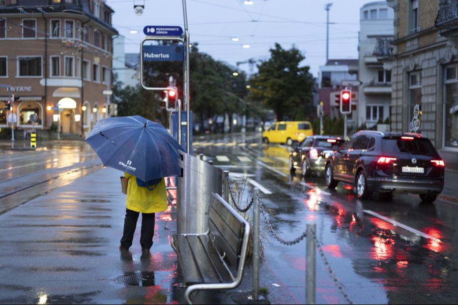 Die Höchsttemperaturen in den Niederungen bewegen sich grösstenteils um die 20 Grad. (Symbolbild)