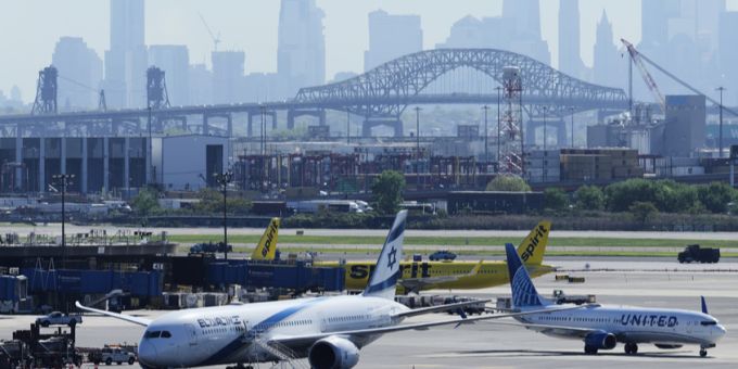 Am Flughafen in Newark kam es erneut zu technischen Problemen. newark