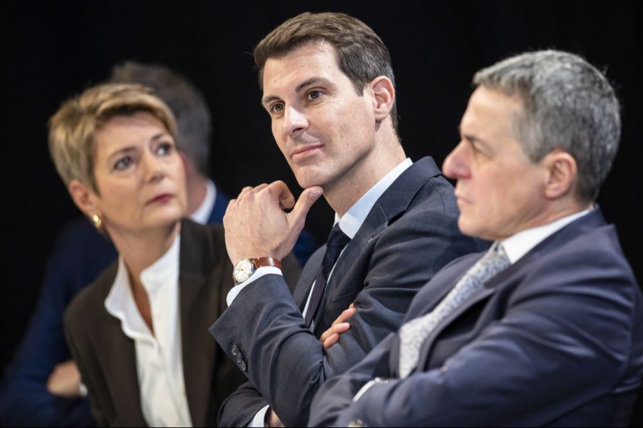 Die FDP droht laut Hermann, bei den Wahlen 2027 nochmals zurückzufallen und den zweiten Bundesratssitz an die Mitte zu verlieren.