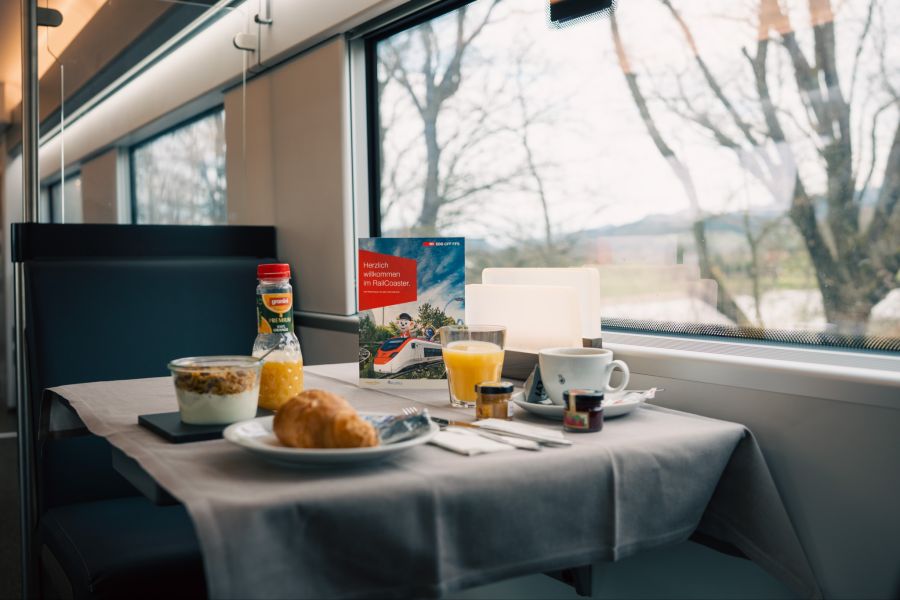 Ein kleines Frühstück rundet das Erlebnis ab.