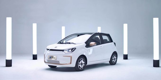 Made in China: Mit seinem erschwinglichen Preis positioniert sich der JAC e-JS1 als eine attraktive Option für preisbewusste E-Auto-Käufer. JAC e-JS1