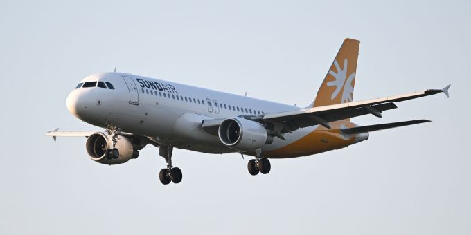 Am Mittwoch war der erste Sonderflug mit Deutschen aus Israel in Amman gestartet. Am Mittwoch war der erste Sonderflug mit Deutschen aus Israel in Amman gestartet.