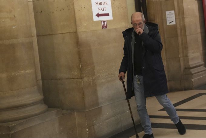 Mehrere Personen wurden wegen eines Überfalls auf Kim Kardashian in Paris verurteilt, sie hatten ein Durchschnittsalter von 60 Jahren. kim kardashian