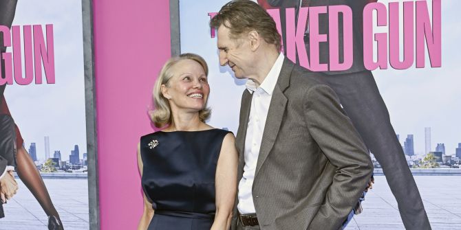 Pamela Anderson Liam Neeson