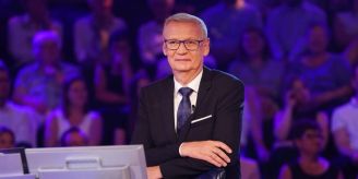 Wer wird Millionär? - Tattoo von Kandidatin überrascht Jauch Wer wird Millionär? - Tattoo von Kandidatin überrascht Jauch