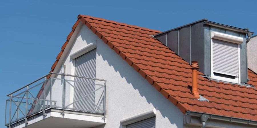 Ein Nachbar fühlte sich auf dem Balkon überwacht und forderte sie über einen Anwalt auf, die Kameras zu entfernen. (Symbolbild)