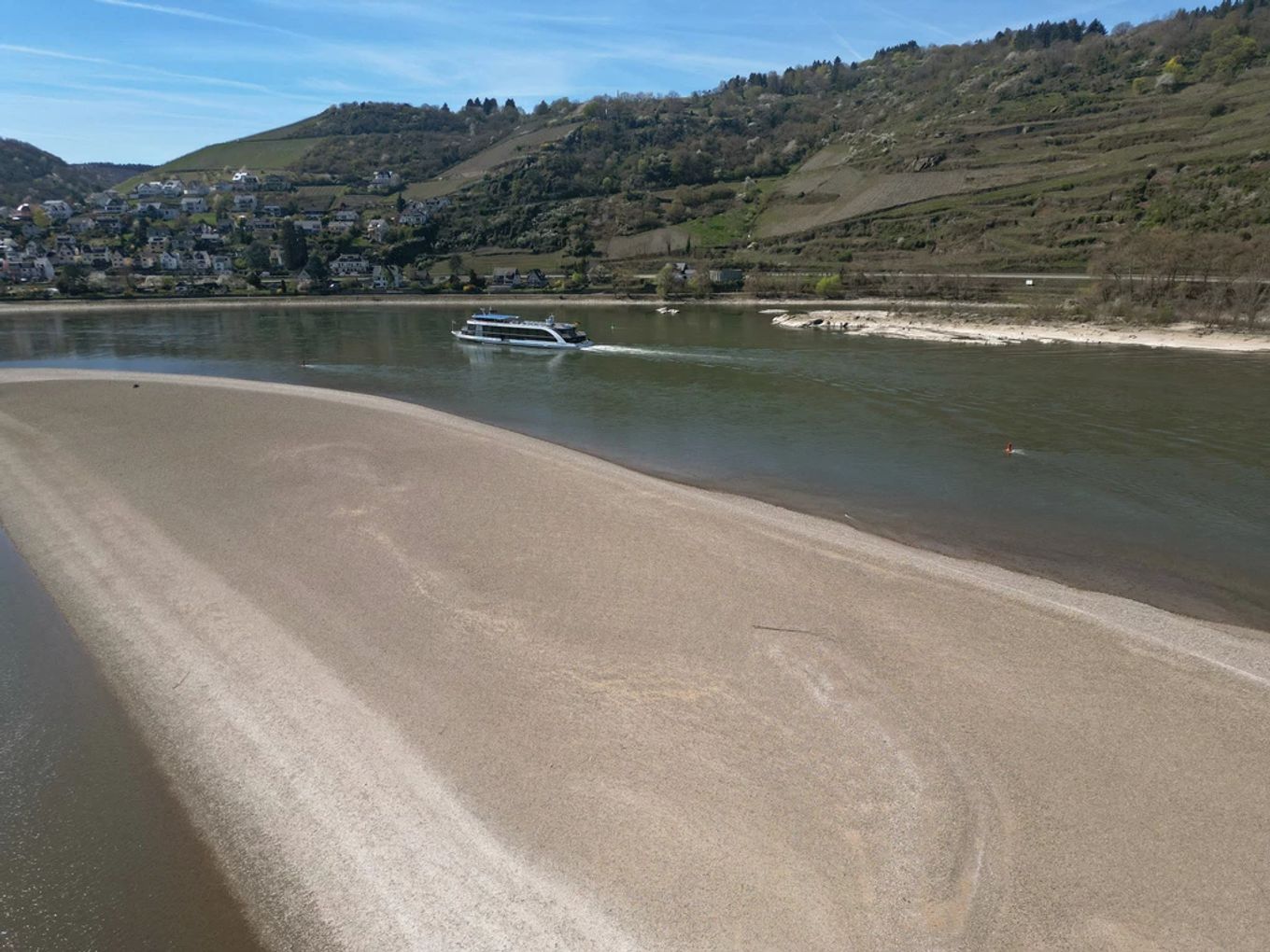 Wie Tief Ist Der Rhein An Der Tiefsten Stelle www.nau.ch