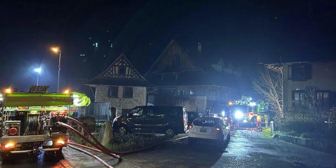Feuerwehreinsatz in Mettmenstetten wegen Küchenbrand. Feuerwehreinsatz in Mettmenstetten