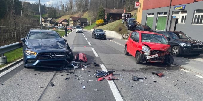 Drei Verletzte - Fünf Unfälle im Kanton Zug