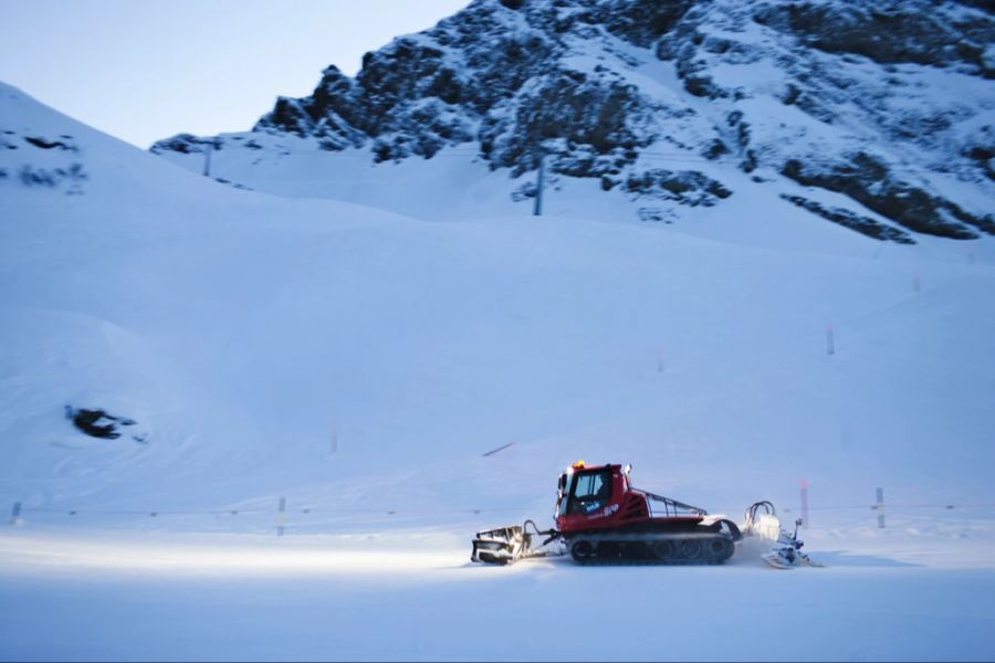 Der Schnee für den oberen Teil der Lagalb musste weiter unten von Schneekanonen produziert werden.  (Symbolbild)