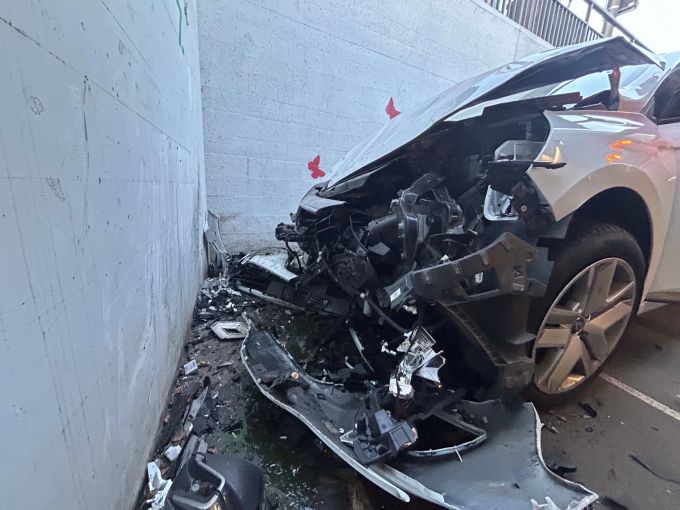 Am Auto entstand bei dem Unfall in Hunzenschwil AG ein Totalschaden. hunzenschwil