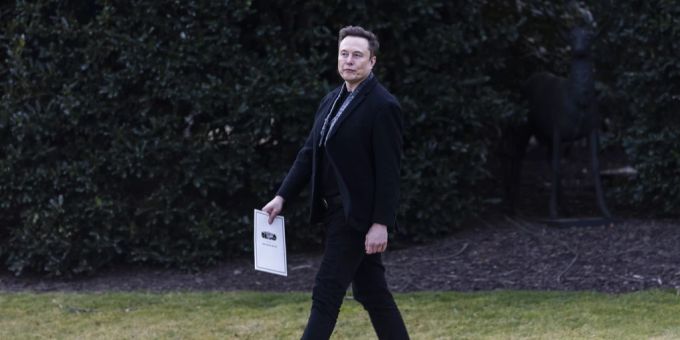 In den USA eskaliert die Wut auf Elon Musk und Tesla. Elon Musk