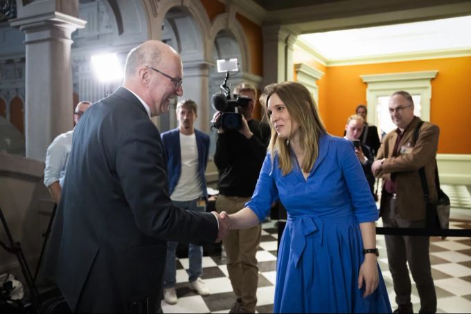 Corina Gredig, Fraktionschefin der GLP, begrüsst Bundesratskandidat Markus Ritterzum Hearing bei der Bundeshausfraktion der Grünliberalen, am 4. März 2025, im Bundeshaus in Bern. Corina Gredig Markus Ritter