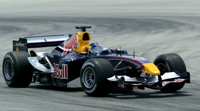 Die ersten Red-Bull-Autos von Adrian Newey waren keine Dauersieger. Red Bull Formel 1