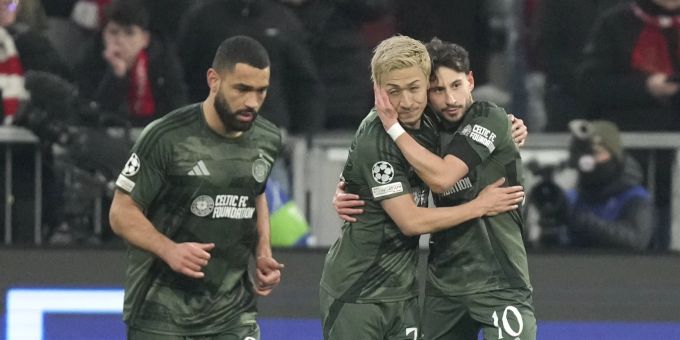 Celtics Nicolas Kühn (rechts) bejubelt sein Tor zum 1:0 gegen den FC Bayern. Germany Champions League