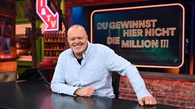 Stefan Raab in seiner RTL-Show «Du gewinnst hier nicht die Million». Michelle Hunziker raab