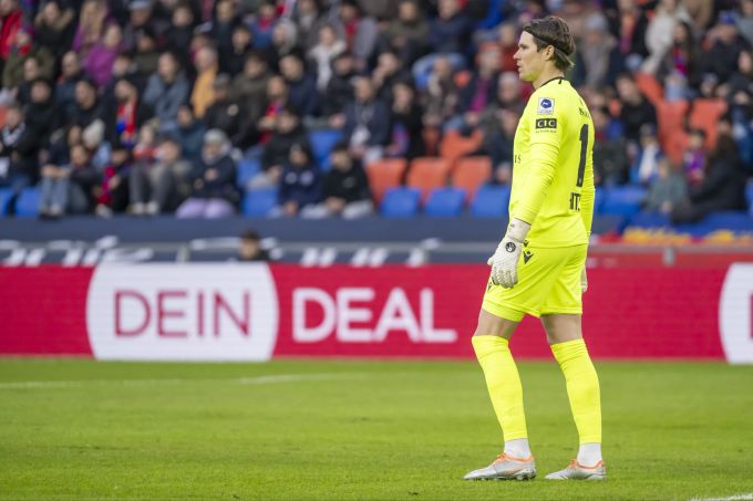 Keeper Marwin Hitz bleibt dem FC Basel erhalten. FC Basel