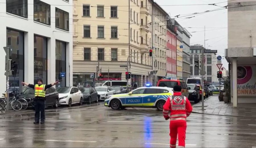 Ein Auto fuhr in München in eine Menschenmenge.