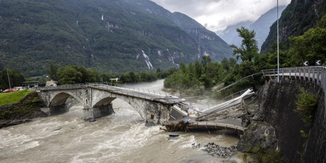 Maggia Maggiatal Brücke Wasser