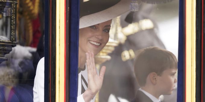 Hier zeigte sich Kate Middleton erstmals seit ihrer Krebsdiagnose wieder. prinzessin kate middleton