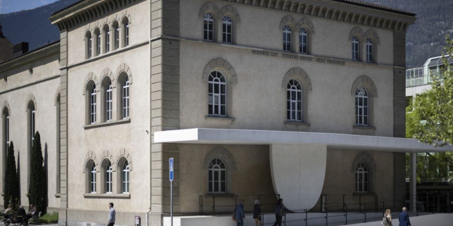 Der Bündner Grosse Rat spricht sich für stärkere Massnahmen gegen die organisierte Kriminalität aus.